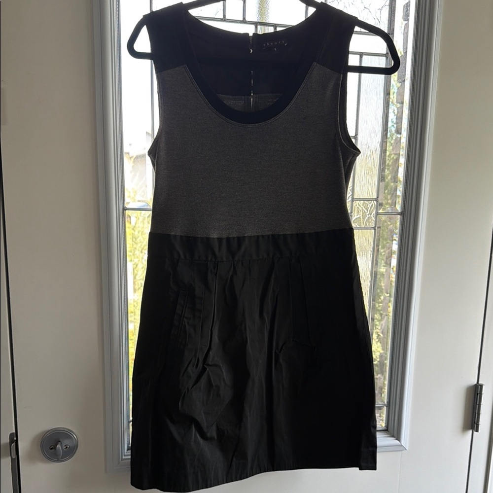 Theory Black and Gray Sleeveless Colorblock Shift Dress
